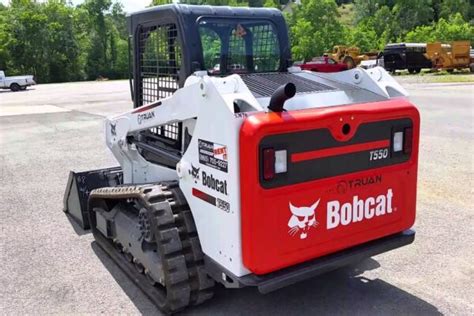 bobcat t550 oil capacity